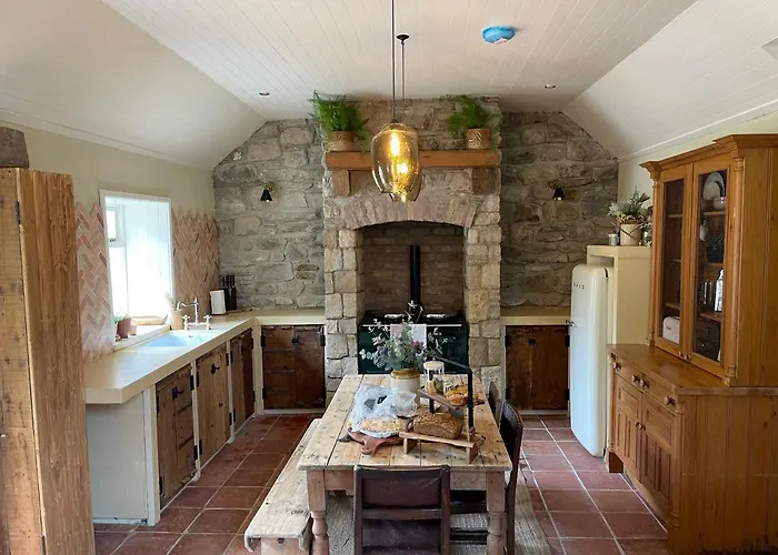 Semesterbostad The Wee Pink Ardara